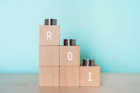 ROI represents the return on investment for a marketing campaign, measuring its financial effectiveness.